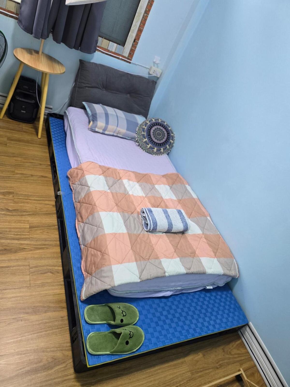 214 Lovely With Private Bathroom And Wifi